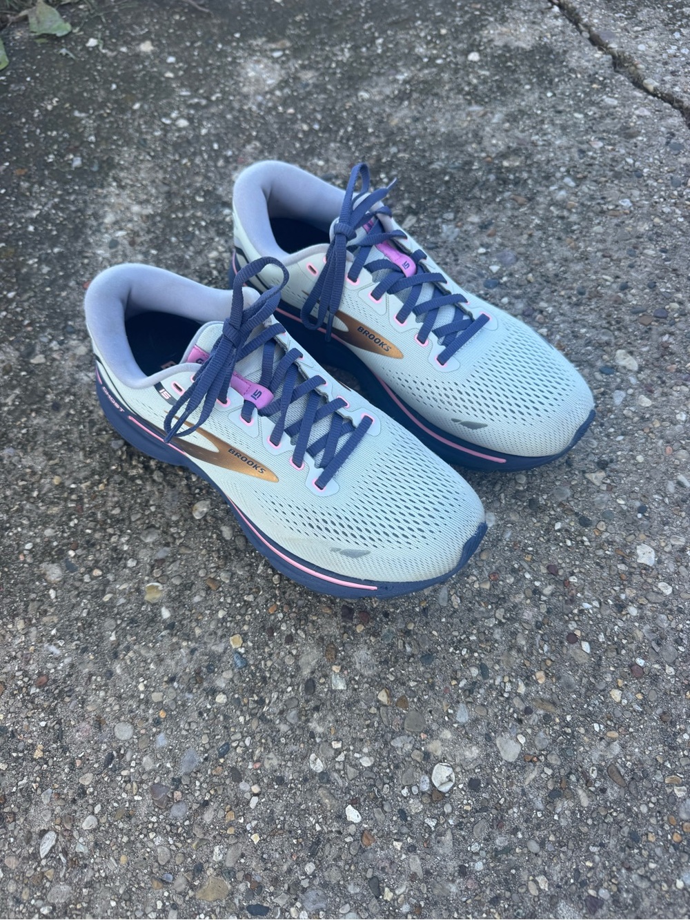 Brooks Women's Light Blue Running Shoes W9.5